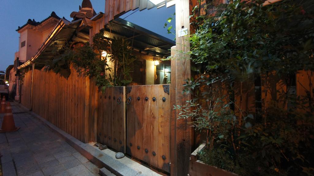 1928 Suimmaru Hanok Guesthouse Jeonju Exteriör bild